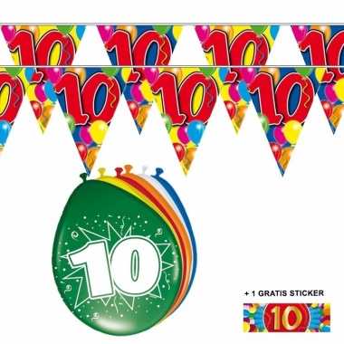 Voordeelset 10 jaar met 2 vlaggenlijnen en ballonnen