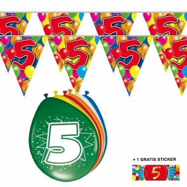 Voordeelset 5 jaar met 2 vlaggenlijnen en ballonnen